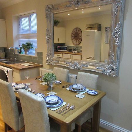 Apartment 1 Exquisite Two King Bedroom With En Suites - Close To The Town Centre, Rail, Airport And Theatre Darlington (Durham) Exterior foto
