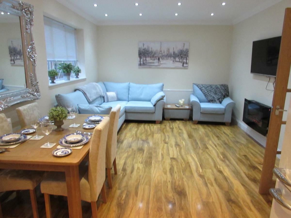 Apartment 1 Exquisite Two King Bedroom With En Suites - Close To The Town Centre, Rail, Airport And Theatre Darlington (Durham) Exterior foto