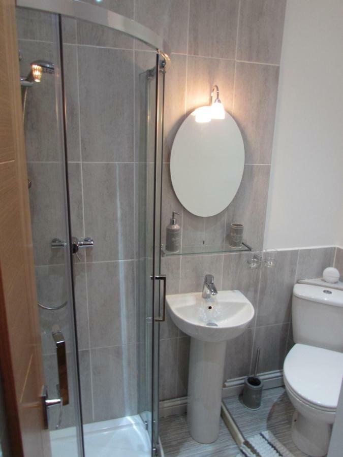 Apartment 1 Exquisite Two King Bedroom With En Suites - Close To The Town Centre, Rail, Airport And Theatre Darlington (Durham) Exterior foto
